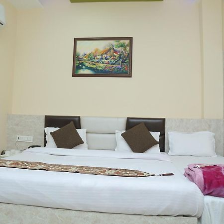Hotel Golden Dreams Amritsar Bagian luar foto