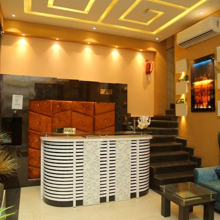 Hotel Golden Dreams Amritsar Bagian luar foto
