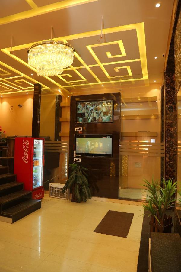 Hotel Golden Dreams Amritsar Bagian luar foto