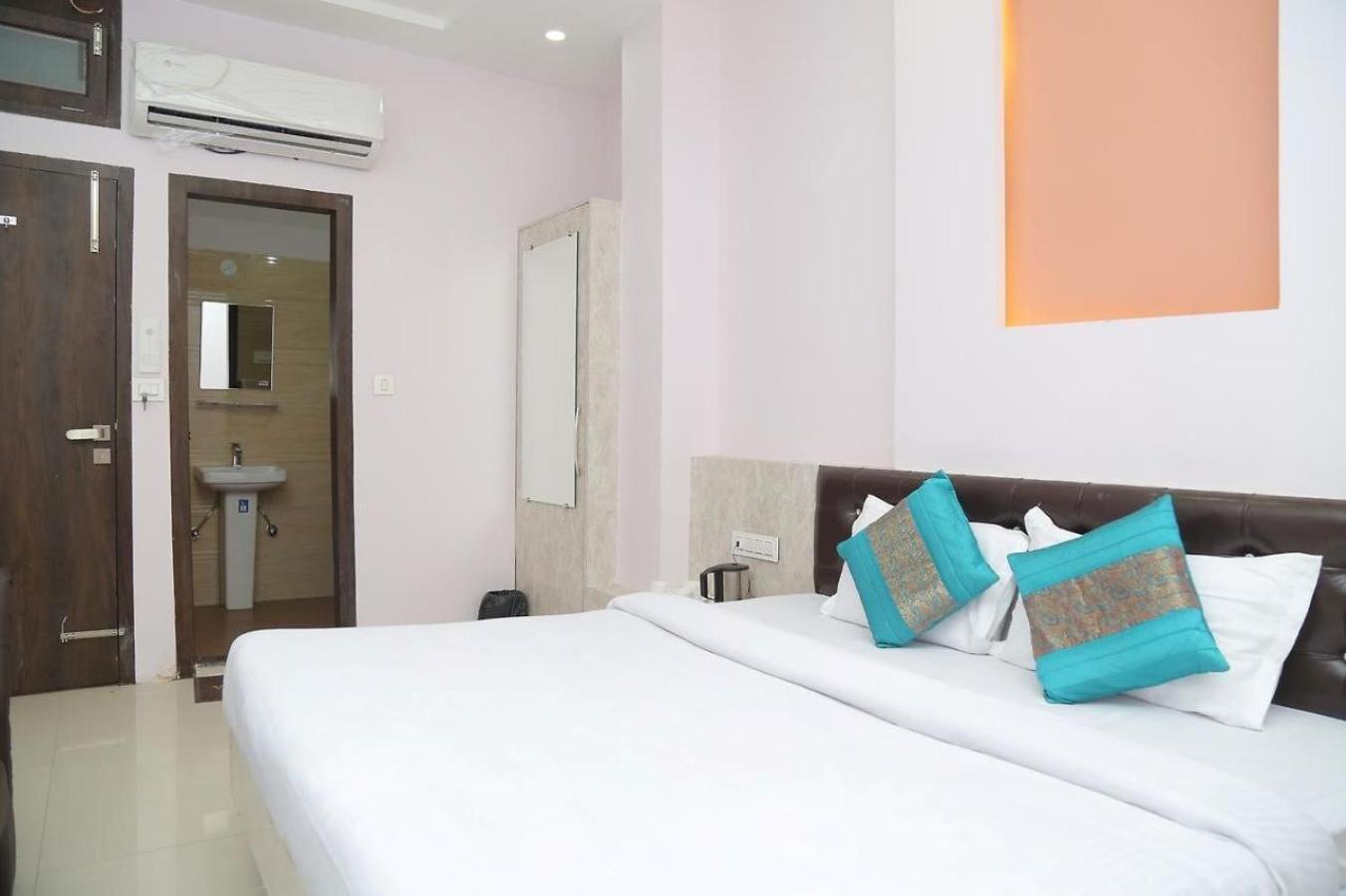 Hotel Golden Dreams Amritsar Bagian luar foto