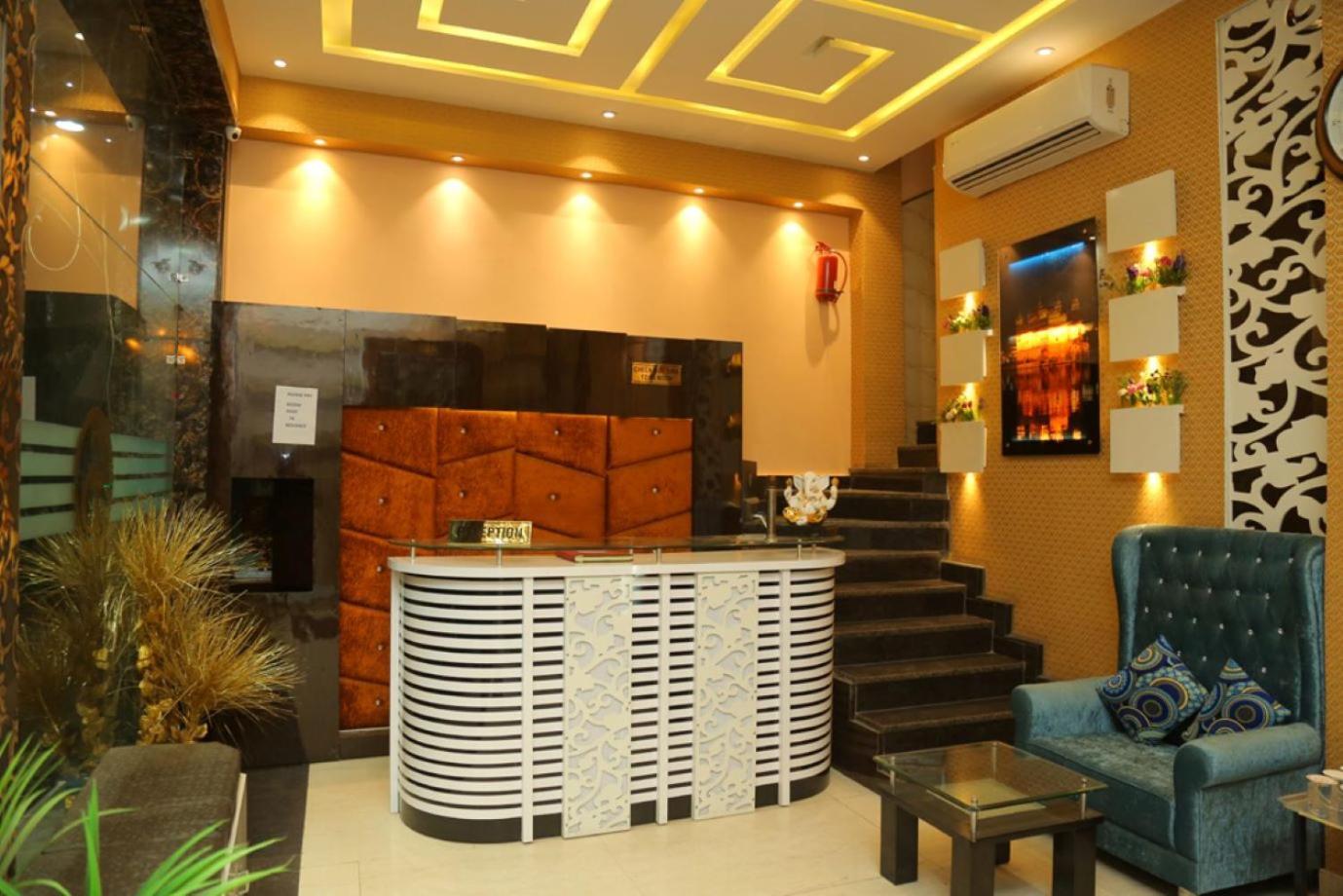 Hotel Golden Dreams Amritsar Bagian luar foto